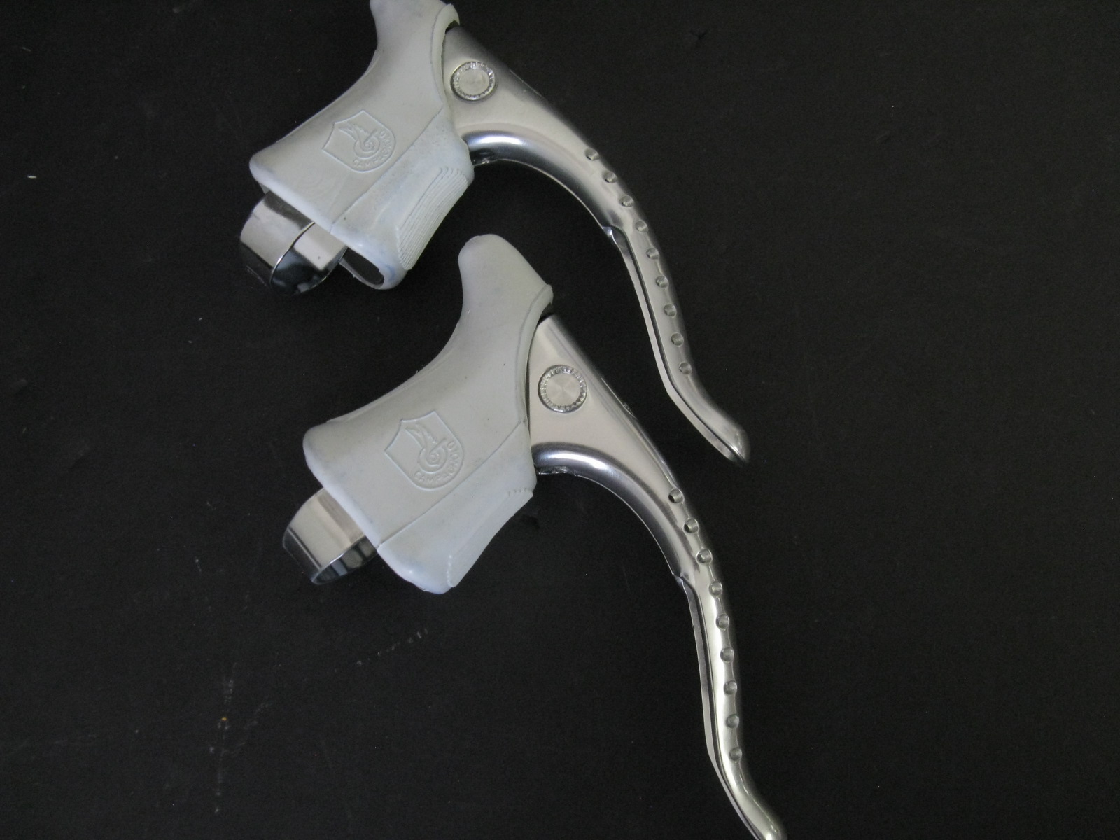 thumbnail interactive-video image 1 of Campagnolo Old Logo Eroica Vintage Rubber Brake Lever Hoods – Brown – Road Bike – Made In Italy 1 of 2